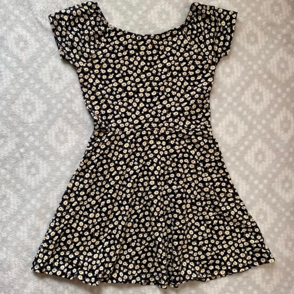 Forever 21 Black and Cream Floral Mini Dress